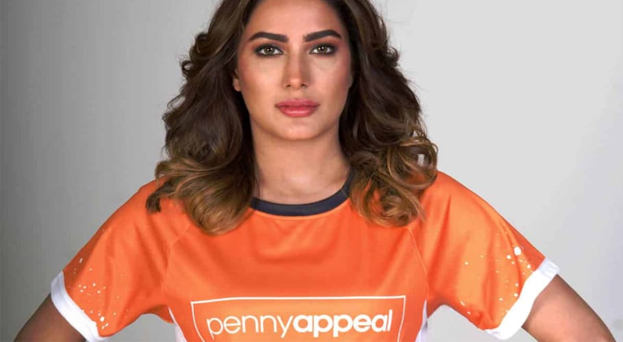فلمسٹار مہوش حیات سکھر میں اسکولوں کے قیام کے لیے میراتھن ریس میں حصہ لیں گی
