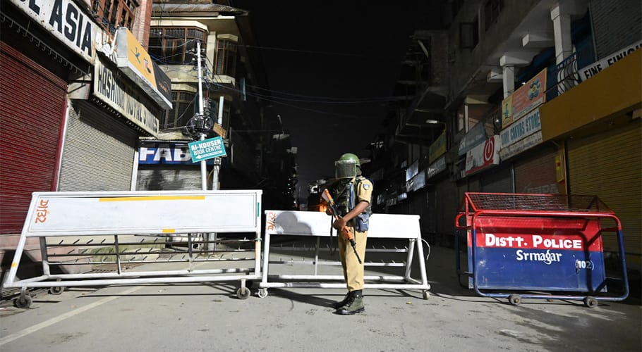 مقبوضہ کشمیر میں فوجی محاصر ے کی باعث مسلسل 87ویں روز بھی معمولات زندگی مفلوج رہی