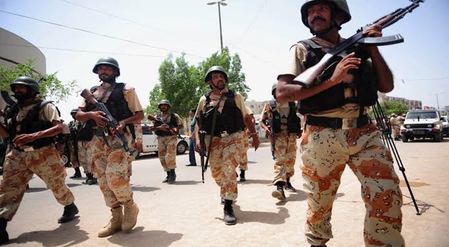 کراچی کے مختلف علاقوں میں رینجرز کا سرچ آپریشن، گاڑیوں کی تلاشی