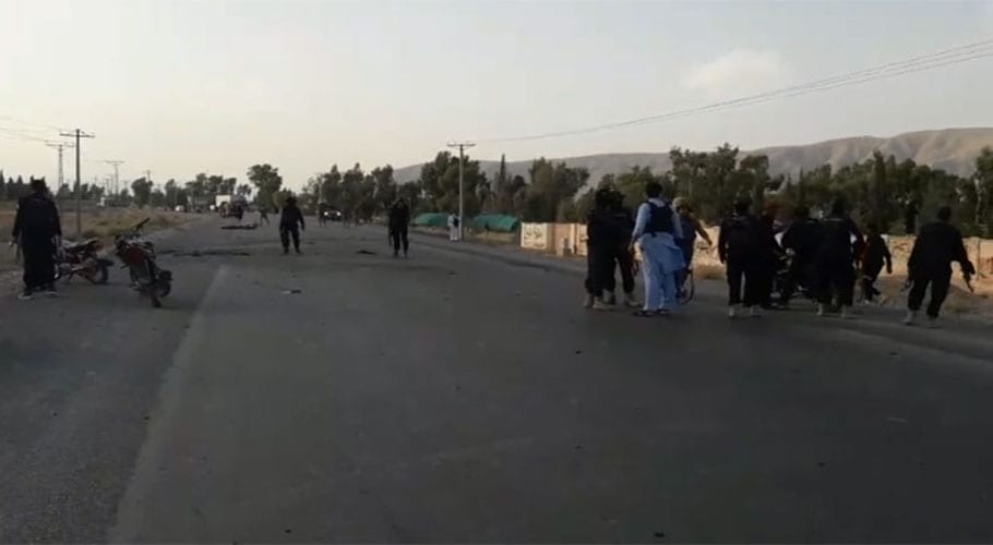 بلوچستان :لورالائی میں کمشنرآفس کے قریب پولیس پرحملہ،1اہلکارشید3زخمی