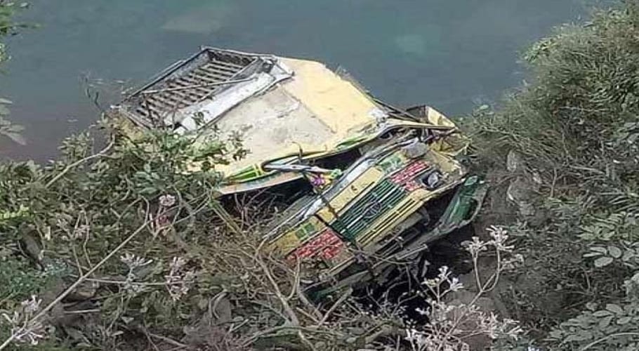 چترال میں مسافر بس حادثے کے باعث 9 افراد جاں بحق، 8 زخمی