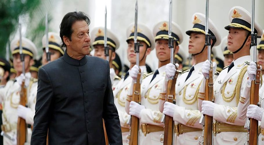 وزیر اعظم عمران خان 3 روزہ دورے پر چین پہنچ گئے ، چینی ہم منصب سے ملاقات ہوگی