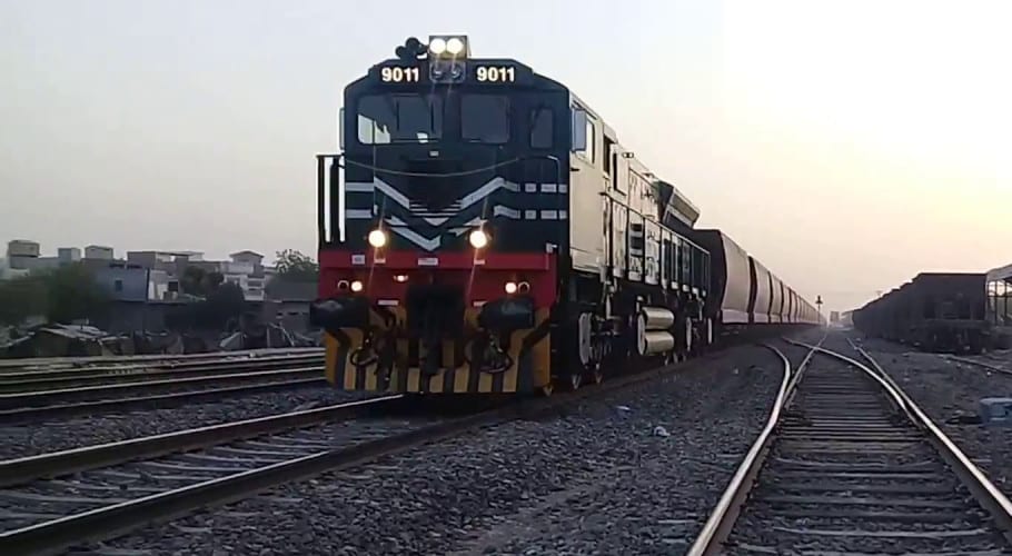 Pakistan Railways adds ten more trains to partial operation