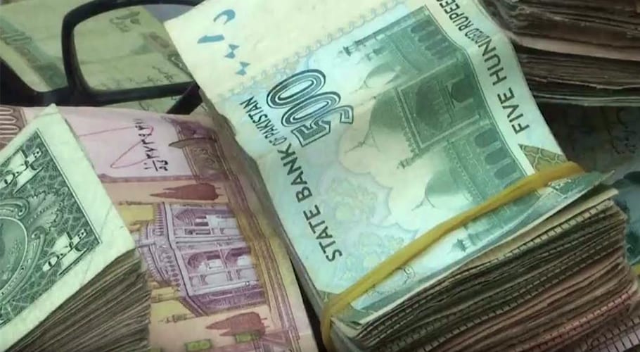 حکومت نے کمرشل بینکوں سے 112 ارب روپے کا اضافی قرض حاصل کر لیا