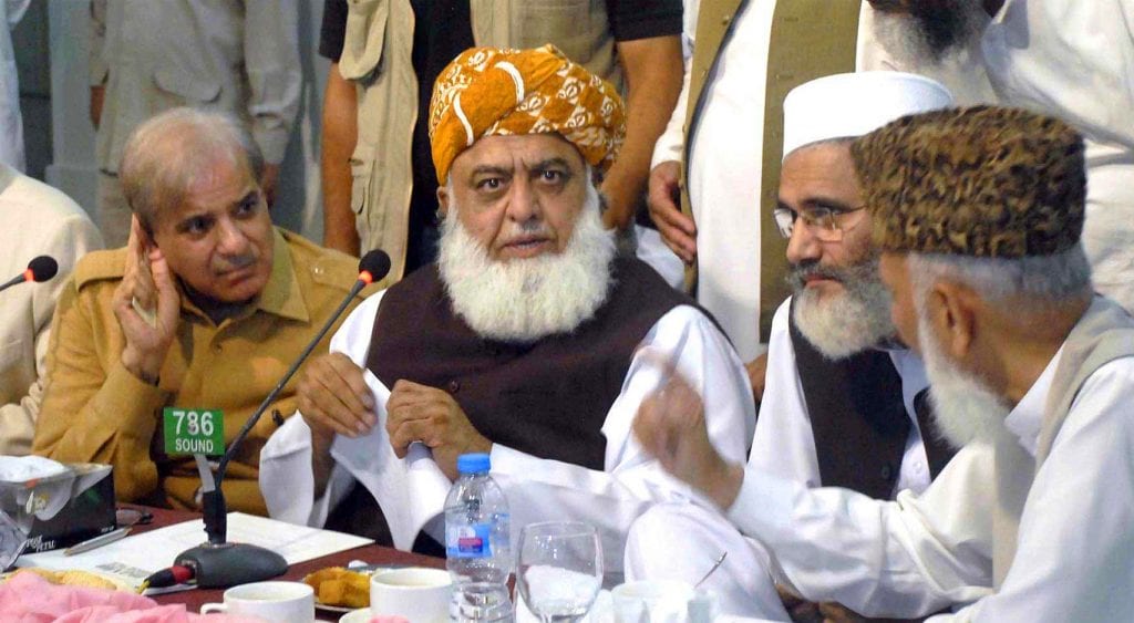 اپوزیشن کی آل پارٹیز کانفرنس آج مولانا فضل الرحمان کی صدارت میں ہوگی