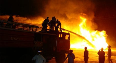 شہرِ قائد کے 2 علاقوں میں  آگ لگنے کے واقعات، متاثرین کو مالی نقصان کا سامنا