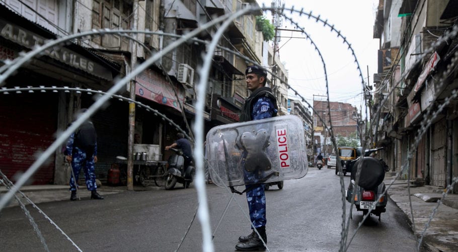 مقبوضہ جموں و کشمیر میں کرفیو 112ویں روز میں داخل، اشیائے ضروریہ کی شدید قلّت