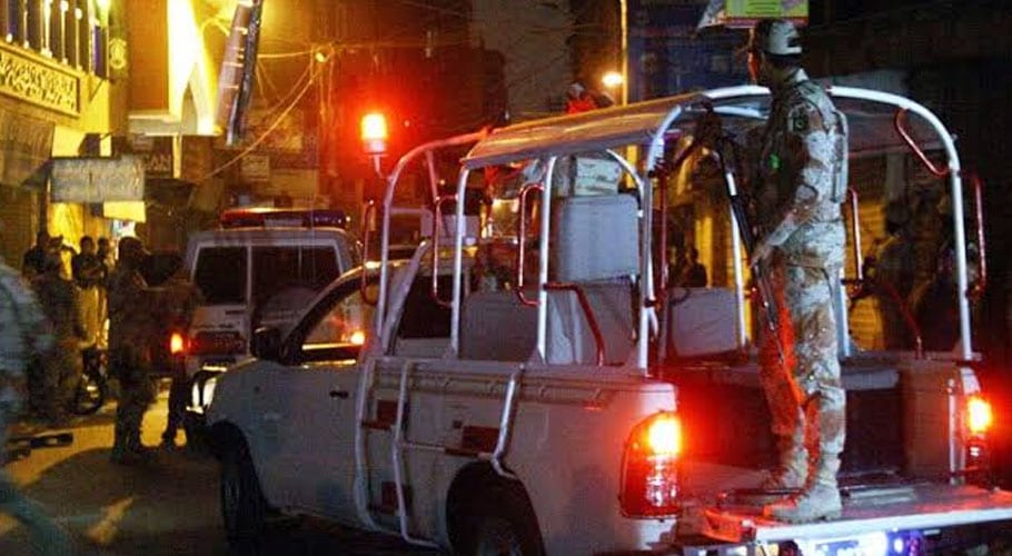 کراچی میں رینجرز نے کارروائی کرتے ہوئے 20 خطرناک ملزمان کو گرفتار کر لیا