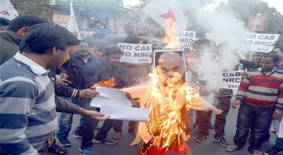 6 dead in protests against India's contentious citizenship law