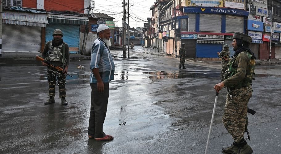 مقبوضہ کشمیر میں بھارتی فوجی محاصرہ مسلسل129ویں روز بھی جاری رہا