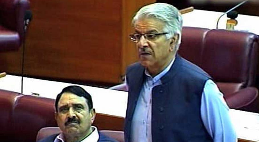 PM Imran sees corrupt elements in PML-N only, not among own ranks: Khawaja Asif