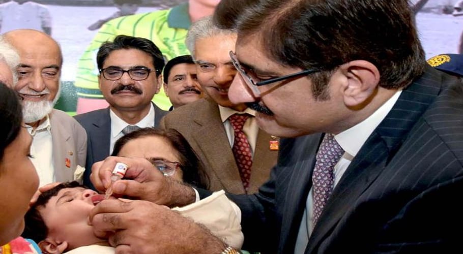 وزیر اعلیٰ سندھ نے بچوں کو قطرے پلا کر انسدادِ پولیو مہم کا افتتاح کر دیا