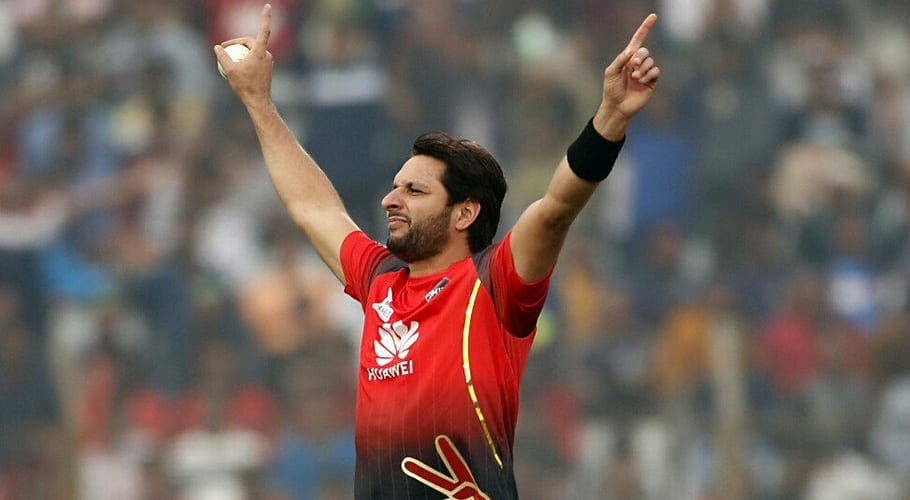 شاہد آفریدی بنگلہ دیشی پریمیئر لیگ میں کھاتہ کھولے بغیر آؤٹ، پھر بھی سنچری مکمل
