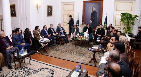 وزیر اعظم عمران خان سے پی ٹی آئی سندھ سے تعلق رکھنے والے ارکان قومی اسمبلی کی ملاقات