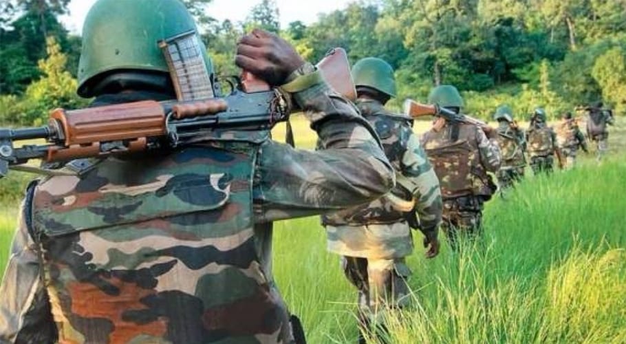 indian police killed 17