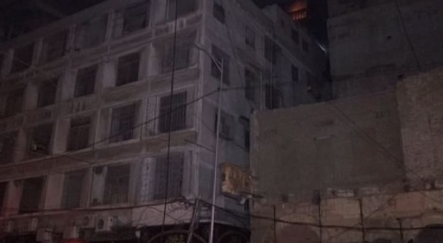 karachi building fire