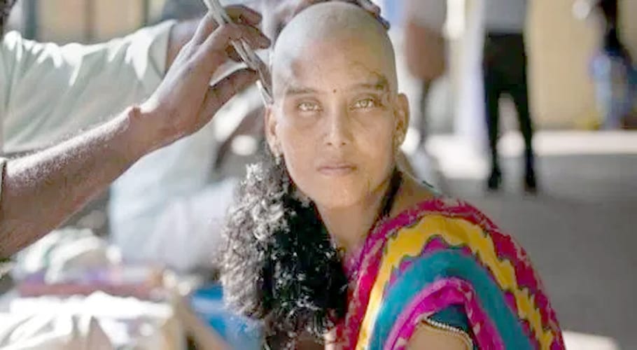 Indan woman sells her hair for Rs 150 to feed 3 kids