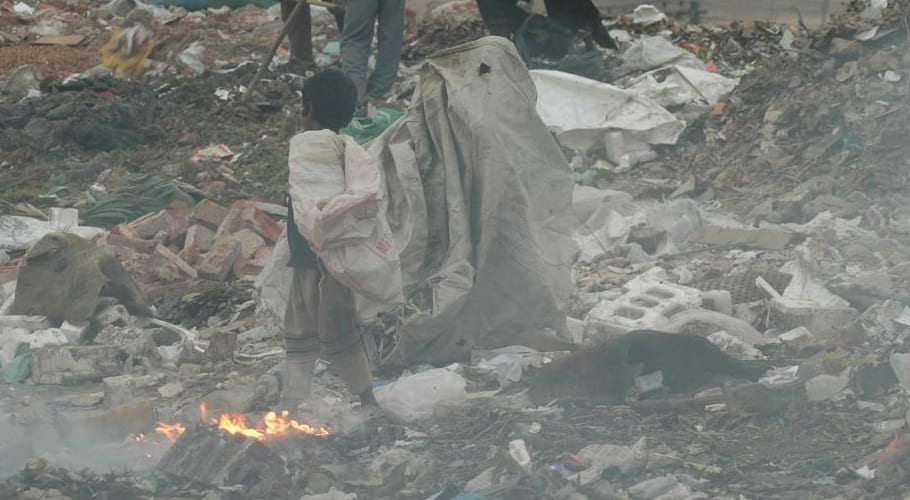Afghan garbage picker arrested in karachi police