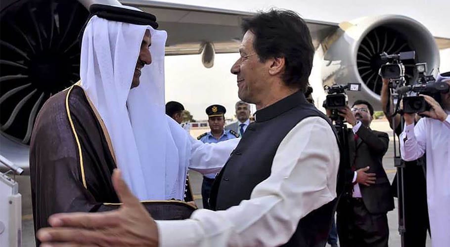 وزیر اعظم عمران خان ایک روزہ سرکاری دورے پر قطر پہنچ گئے