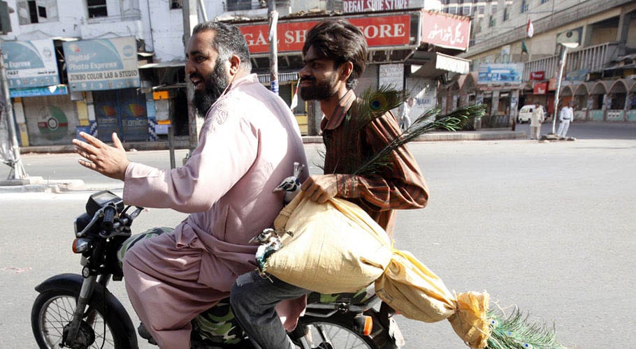 کورونا وائرس: سندھ حکومت نے 14 روز کیلئے ڈبل سواری پر پابندی لگا دی