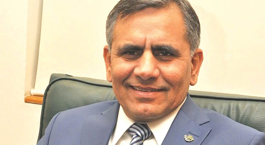 سپریم کورٹ نے ائیر مارشل ارشد ملک کو عہدے پر بحال کرکے کام کی اجازت دے دی