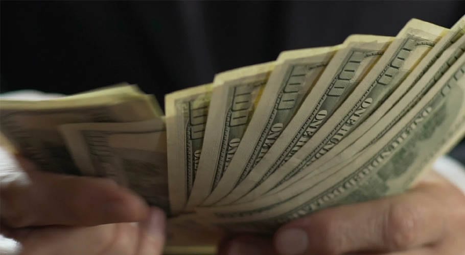 ڈالر کی قیمت میں مزید اضافہ: تاریخ کی بلند ترین سطح پر پہنچ گیا