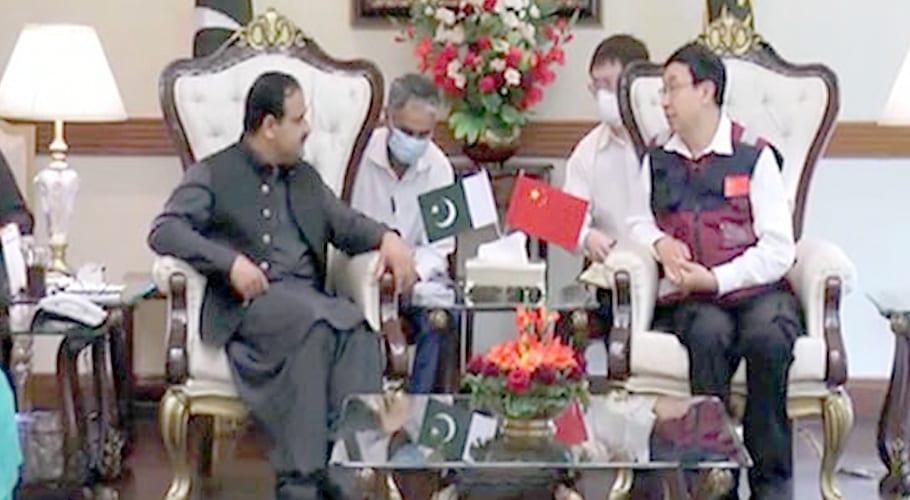 Coronavirus: CM Buzdar meets Chinese doctors, medical experts