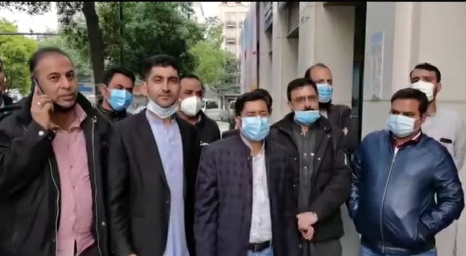 Hundreds of Pakistani traders seek to return home from China