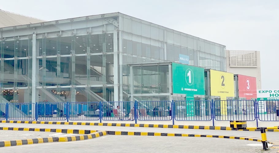One thousand beds field hospital opened in 9 days in Expo Center Lahore