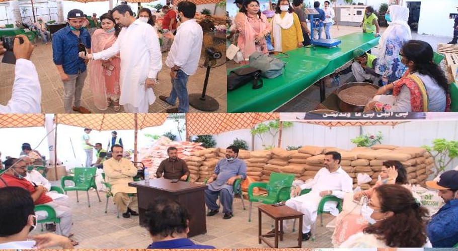 Moin Khan's wife Tasneem Khan visits PSP Central Relief Camp