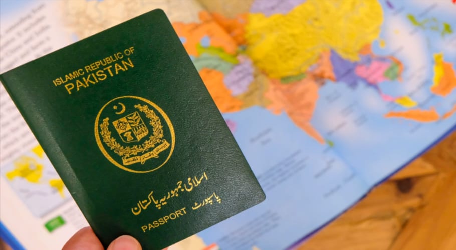 وفاقی حکومت نے پاسپورٹ کی فیسوں میں کمی کا نوٹیفکیشن جاری کر دیا