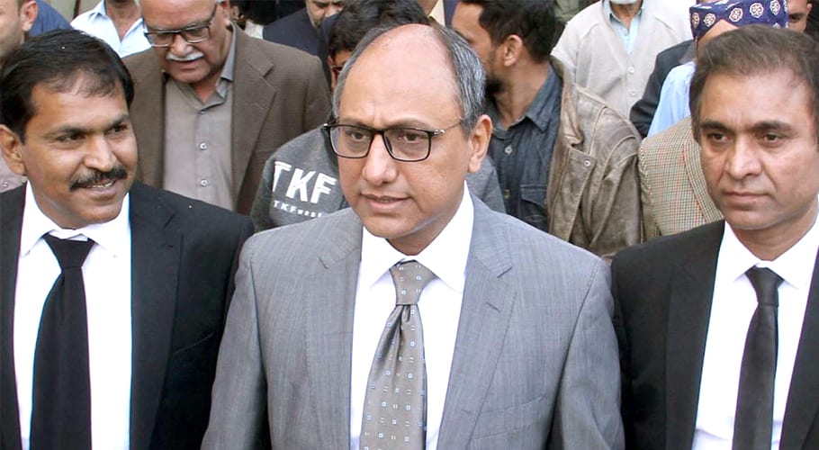 Sindh govt demands removal of CEO PIA, CAA head