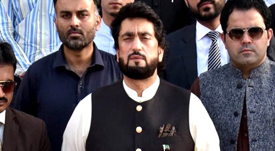 پاک فوج نے ابھی نندن کی جان بچاکر احساسِ انسانیت کی مثال قائم کی، شہریار آفریدی