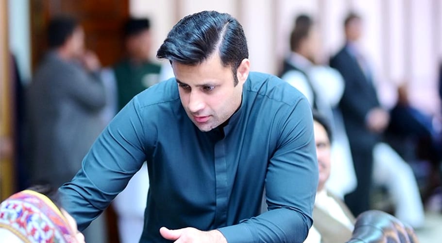 سابق معاونِ خصوصی زلفی بخاری چارٹرڈ طیارے کے ذریعے دبئی روانہ ہو گئے