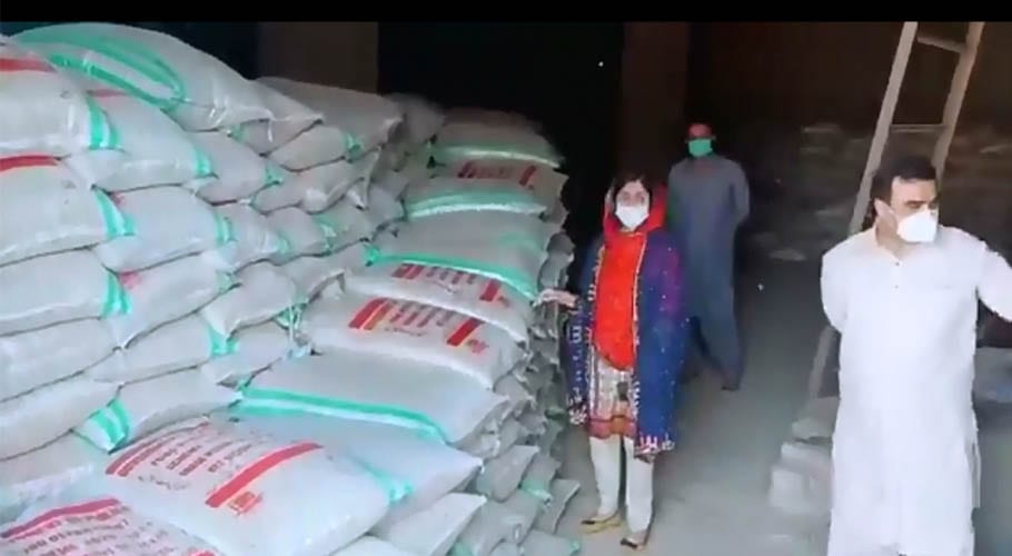 لاہور میں ذخیرہ اندوزوں کے خلاف کارروائی، گندم کے 4 ہزار 800 بیگز برآمد
