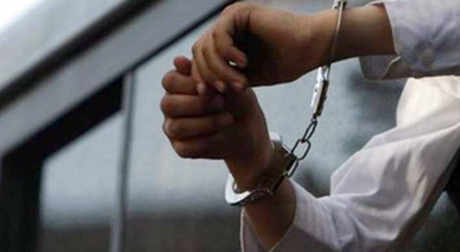 کلہاڑے کے وار سے 2پولیس اہلکار شدید زخمی، ملزم گرفتار
