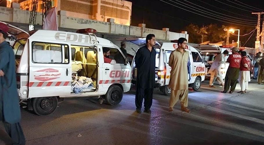 پکنک کیلئے جانیوالے کراچی کے 4نوجوان حادثے میں جاں بحق