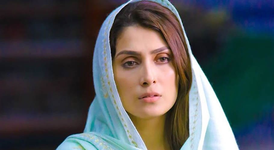 پی آئی اے طیارے میں سوار ہونے کی خبروں کوعائزہ خان نے مسترد کر دیا