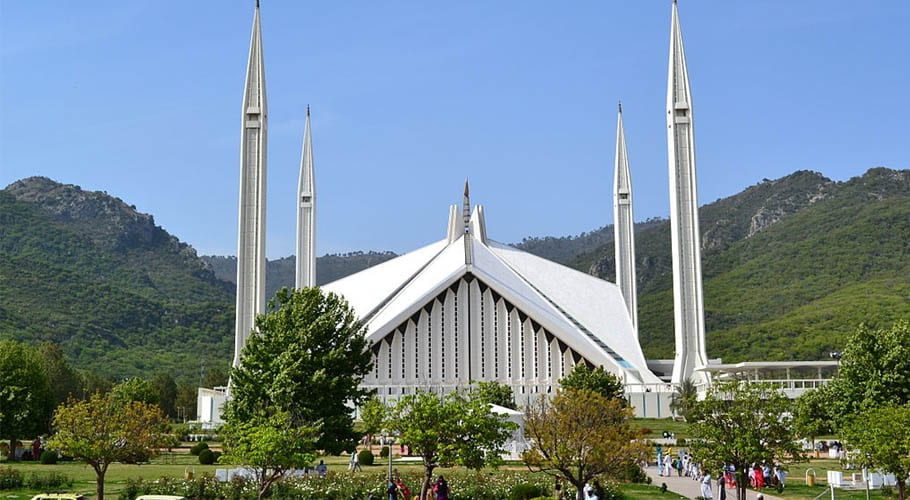 پاکستان سمیت دنیا بھر کے مسلمان آج جمعۃ الوداع منا رہے ہیں