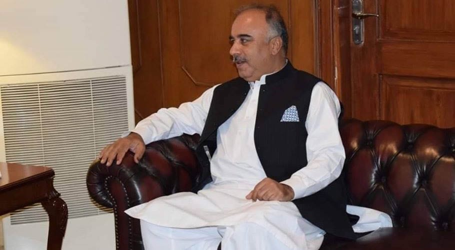 کورونا وائرس کے خلاف ہراول دستے کا کردار ادا کرنے والے ہمارے ہیروز ہیں۔شاہ فرمان