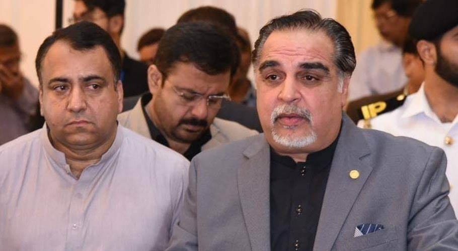 گورنر سندھ کا بلڈنگ کنٹرول اتھارٹی کو طیارہ حادثے کی تحقیقات میں شامل کرنے کا مطالبہ