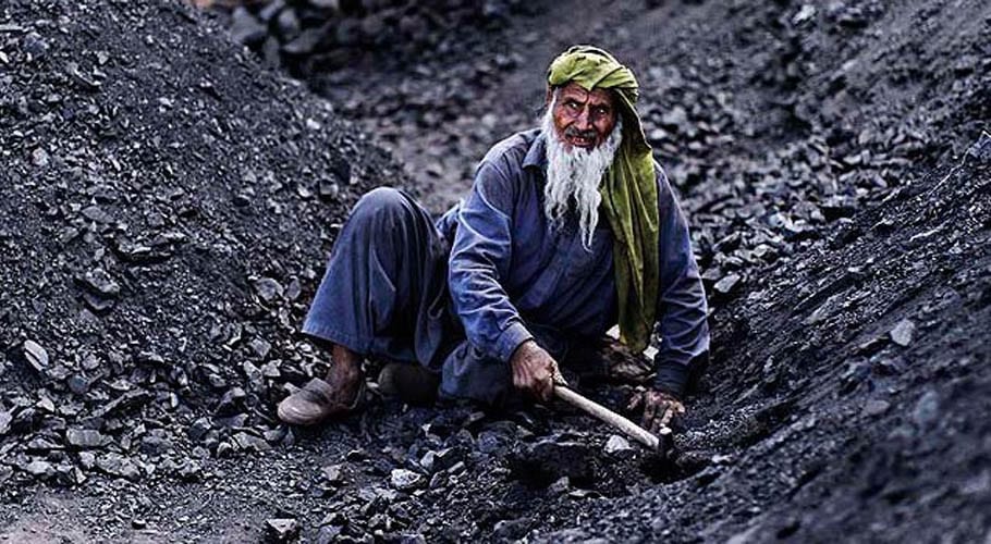 مزدروں کا عالمی دن اور پاکستانی محنت کشوں کے سخت حالات