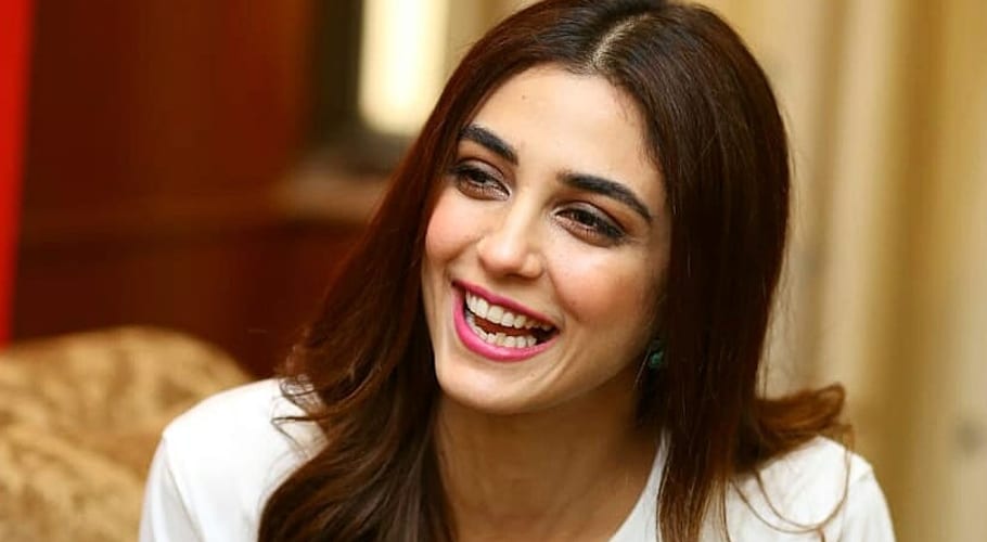 ماہرہ خان کا بریک، مایا علی سوشل میڈیا پر دوبارہ فعال ہوگئیں