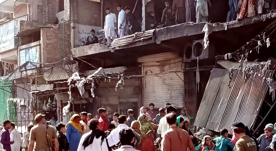 راولپنڈی،نمک منڈی میں لگنے والی آگ سے تاجروں کا80کروڑ کا نقصان