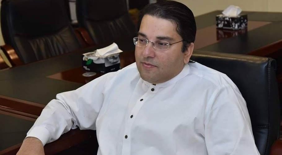 پاکستان میں پٹرول کی قیمت ہمسایہ ممالک کے مقابلے میں آدھی ہے۔سیف اللہ نیازی