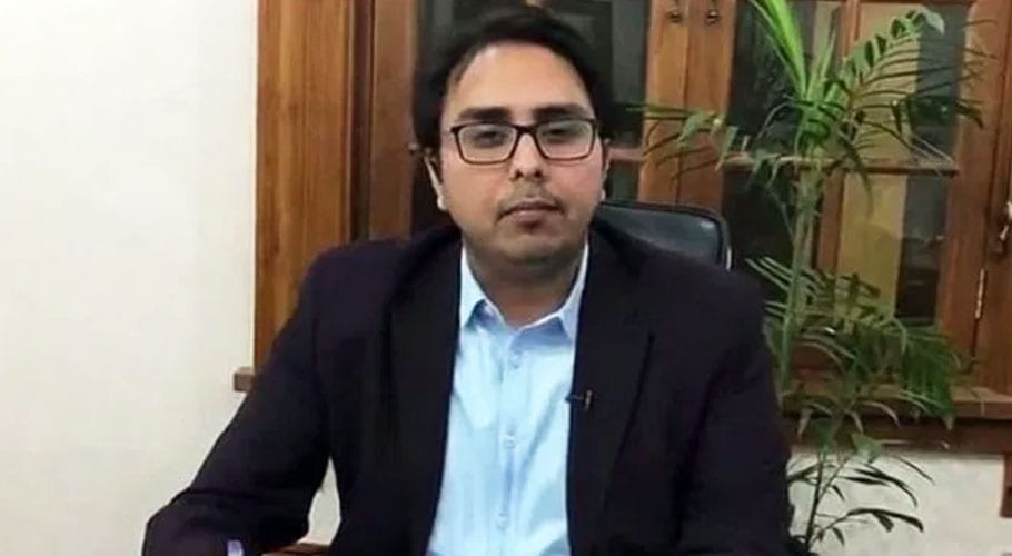 ایک سند یافتہ مجرم نے نظام کا مذاق اڑایا اور فرارہوگیا، شہباز گل