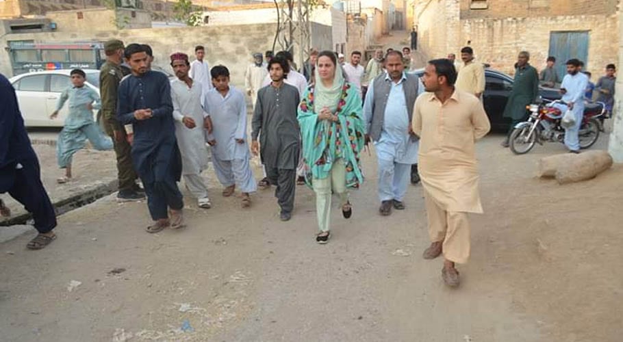 زرتاج گل وزیر اپنے حلقۂ انتخاب کا جائزہ لینے ڈیرہ غازی خان پہنچ گئیں