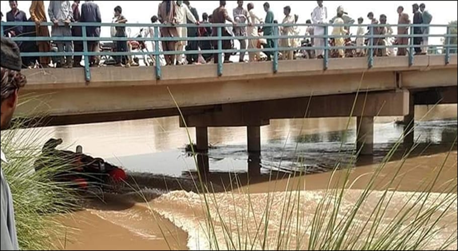 Children, women among 11 killed as van plunges into Khanewal canal