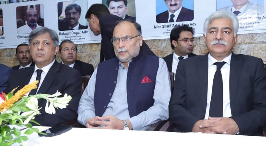 احسن اقبال کا میئر اسلام آباد کو کورونا وائرس ٹیسٹ مفت کرنے پر خراجِ تحسین