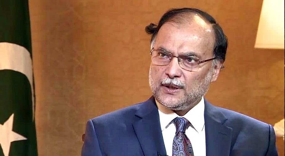 عمران خان انتشار کی سیاست کررہے ہیں، احسن اقبال